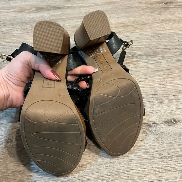 American Eagle Strappy Black Heels. Size 7.5. - Picture 4 of 4